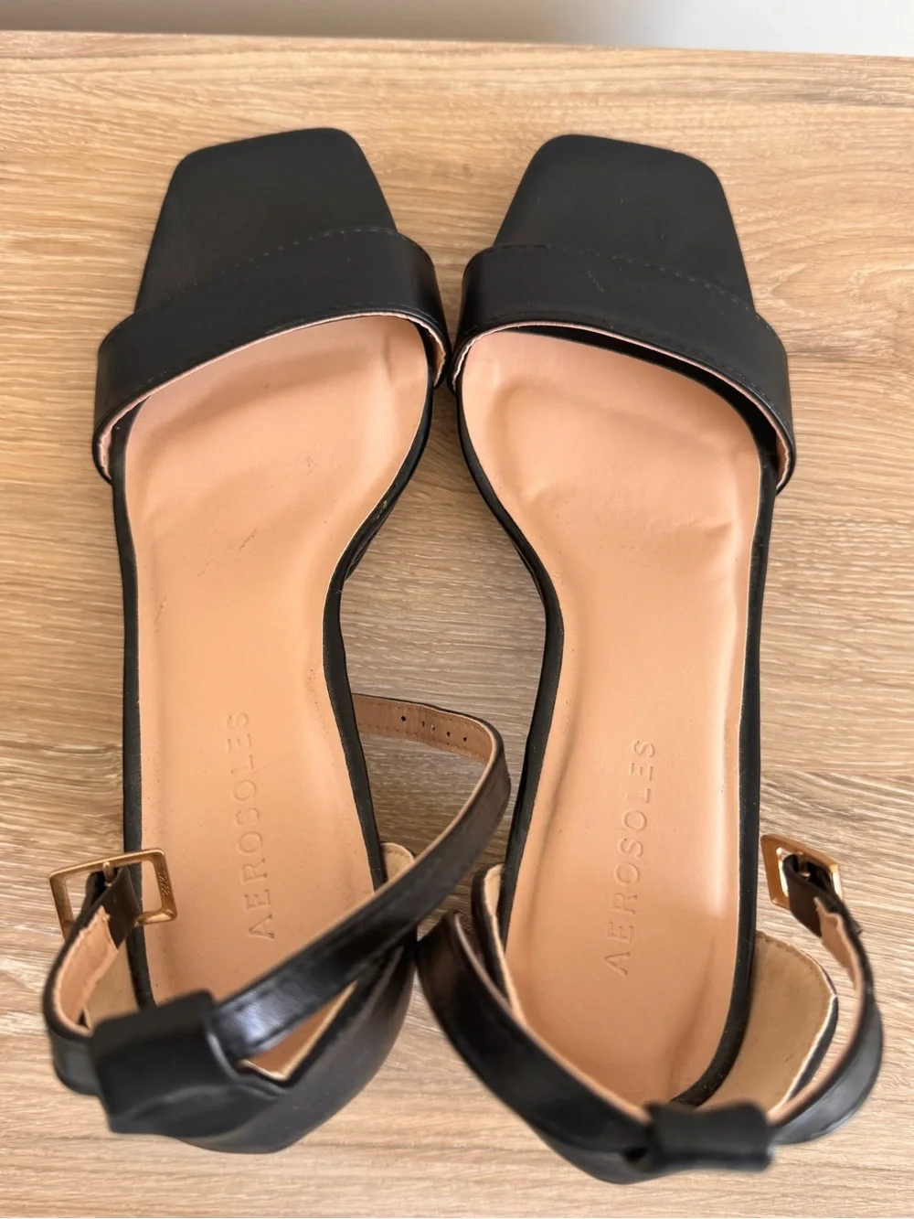 AEROSOLES Black Open-Toe Square Block Heel Sandals